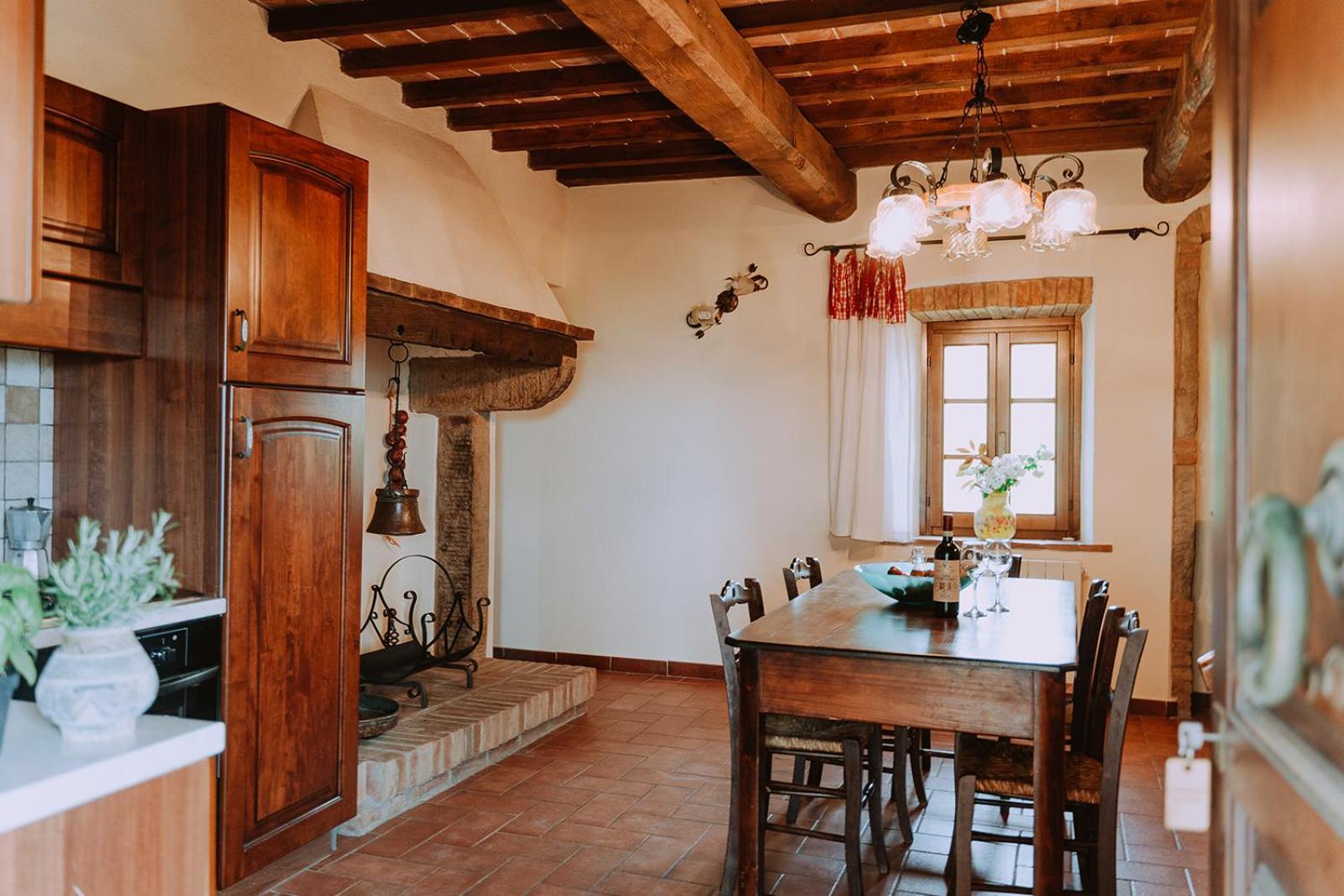 Agriturismo Lucertola بمونتيكاتيني فال دي سيسينا الغرفة الصورة